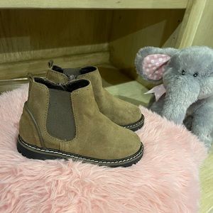 Beautiful taupe Zara boots